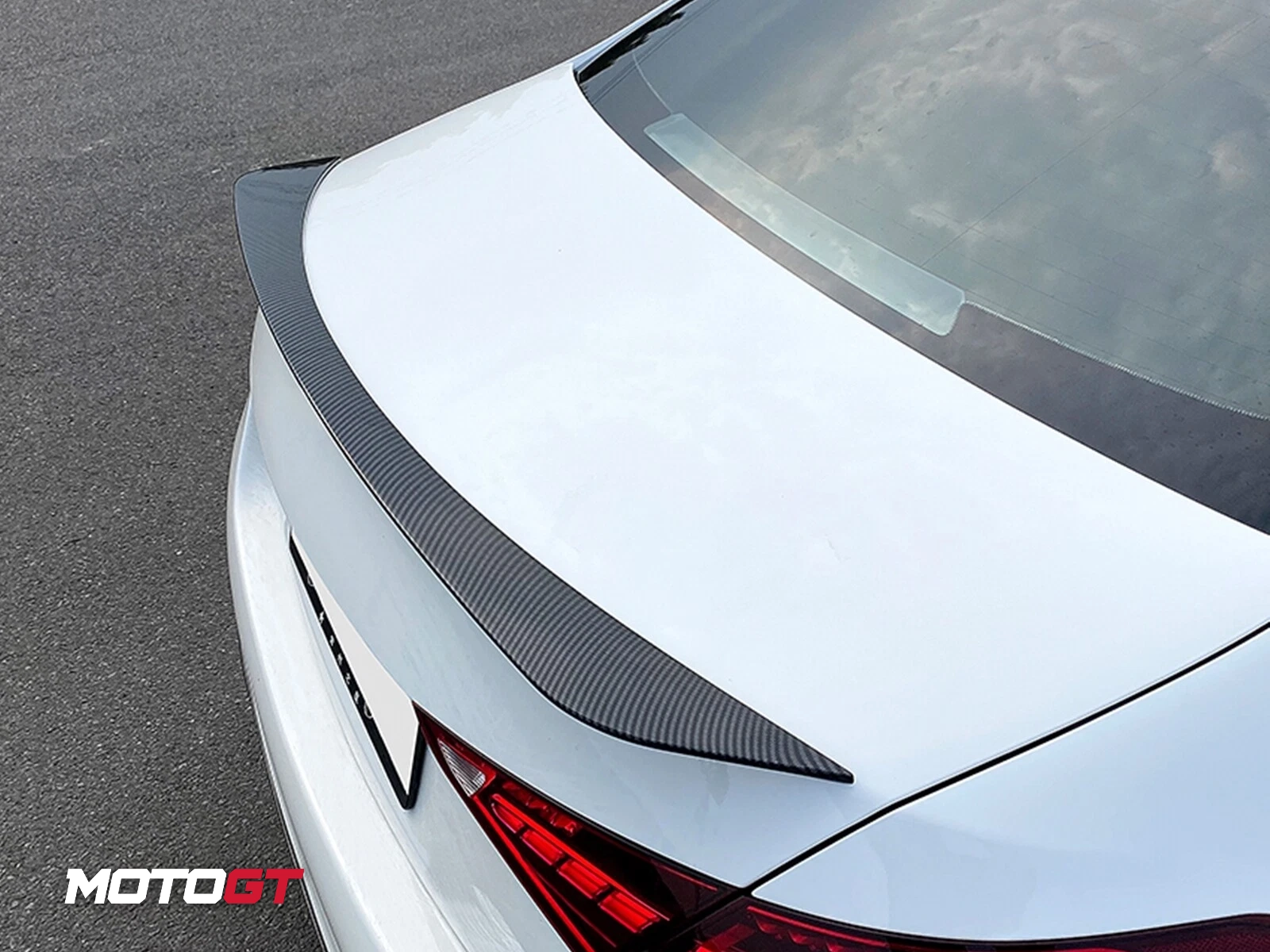 C CLASS rear spoiler